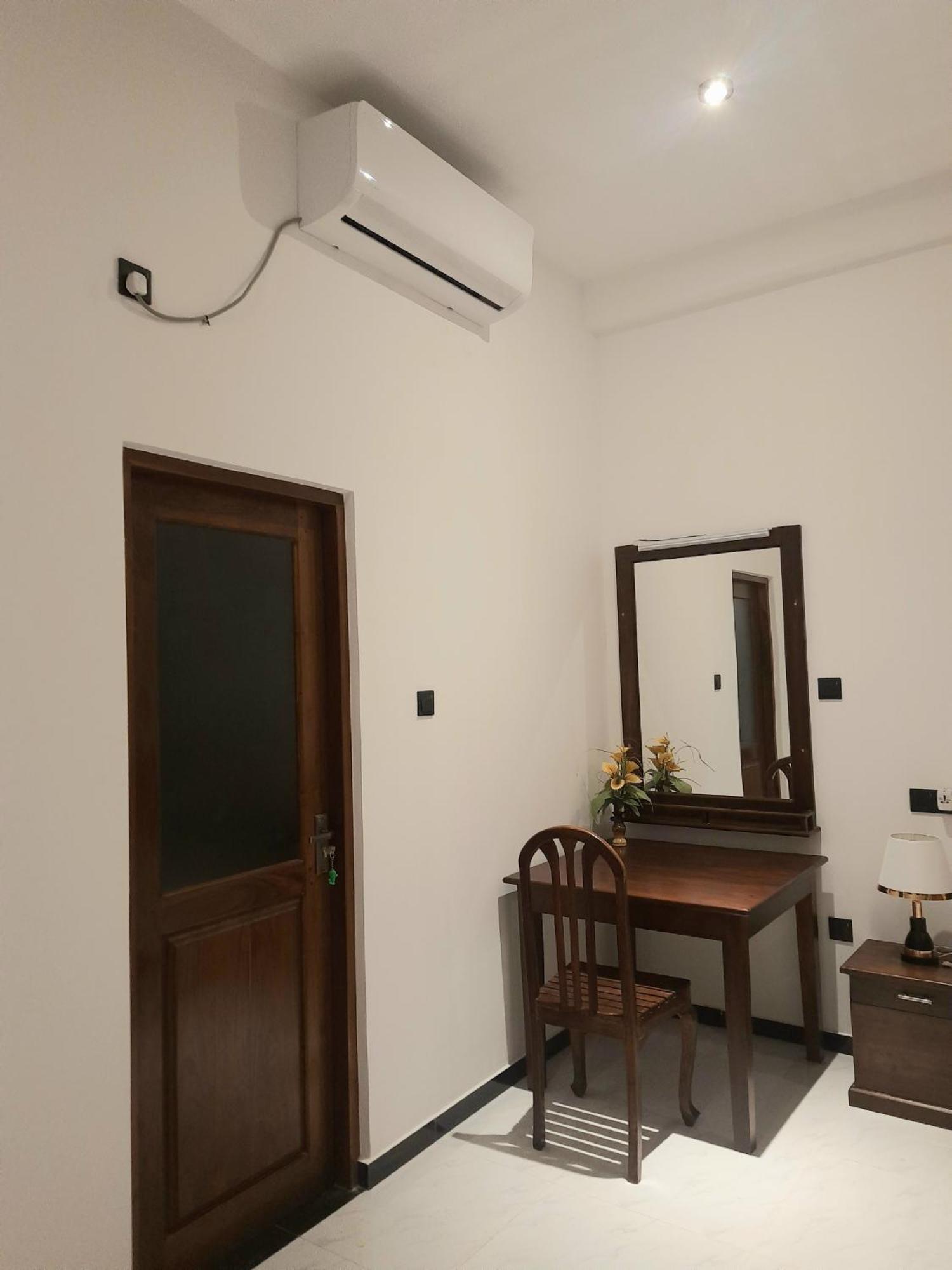 Coco Mount Residence - Hiriketiya Диквелла Экстерьер фото